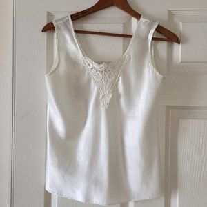 🌞 Lacy Ivory Camisole - 3/$25 🌞